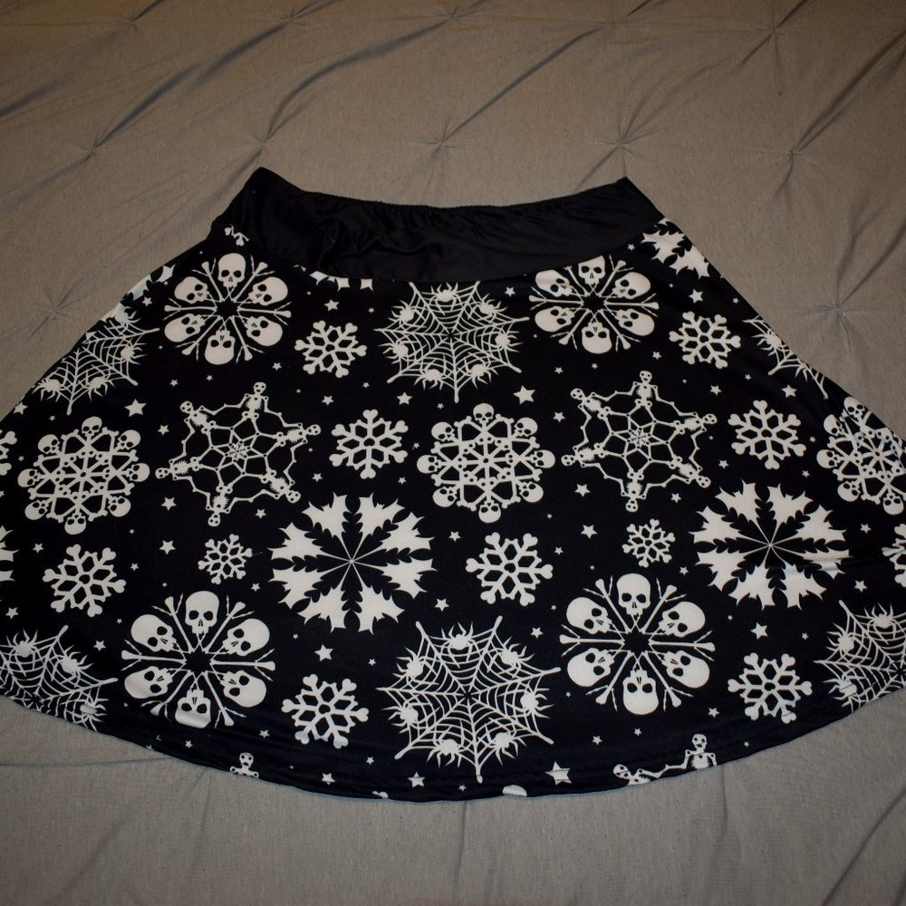 Too Fast Skull Snowflake Skater Skirt
